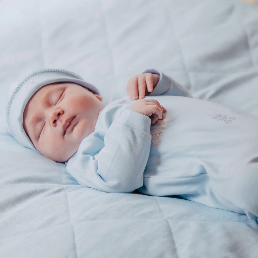 Emile Et rose 2642 Lionel Boys Blue Babygrow With Teddy Embroidery & Hat