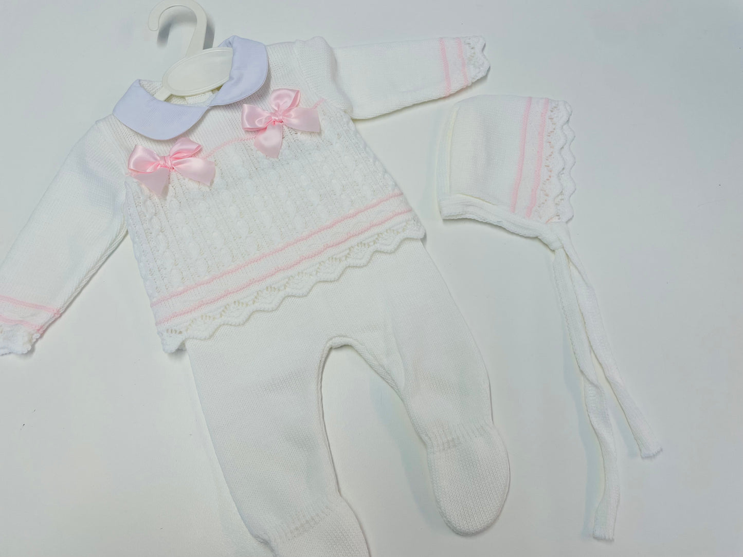 Adorable White/pink Knit 3pc set 26/231